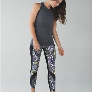 Lululemon 7/8 Inspire Tight in Floral Print size 6